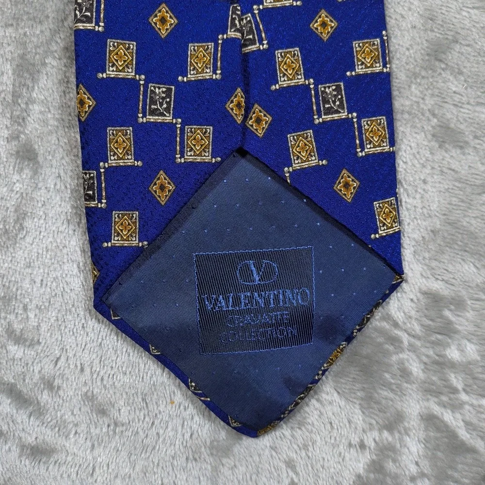 Vintage Valentino Cravatte Neck Tie Men Floral Geometric Silk Made Italy 56x3.75